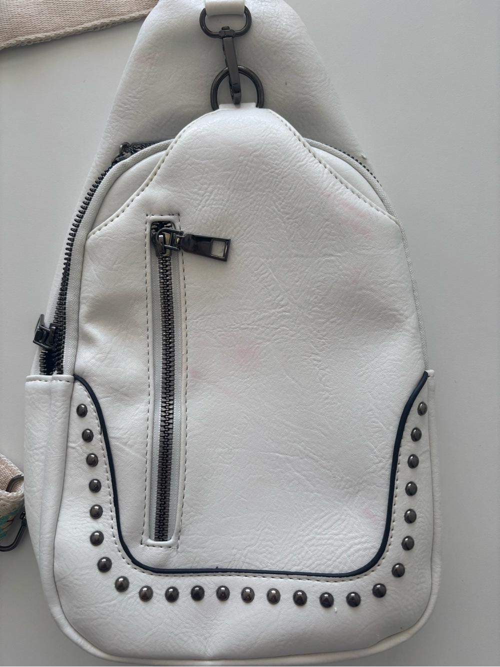 Sam & Hadley White Vegan Leather Studded Sling Bag - Picture 4 of 8